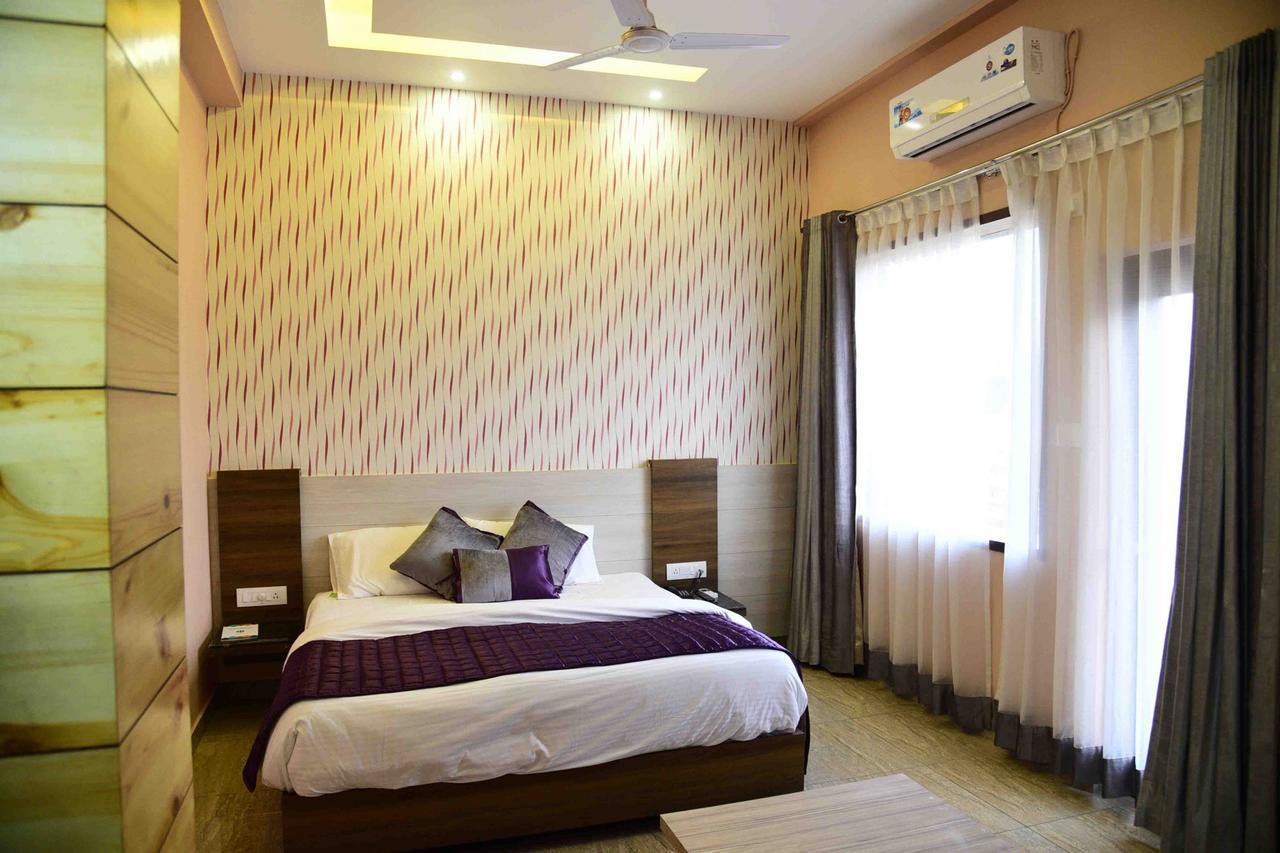 Fabhotel Kangra Roadway Inn Tanda Ngoại thất bức ảnh